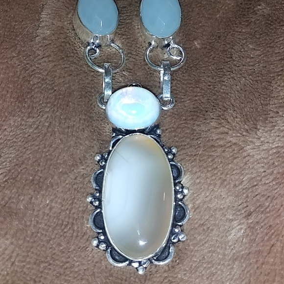 Banded lace Agate with opalite - Picture 2 of 4